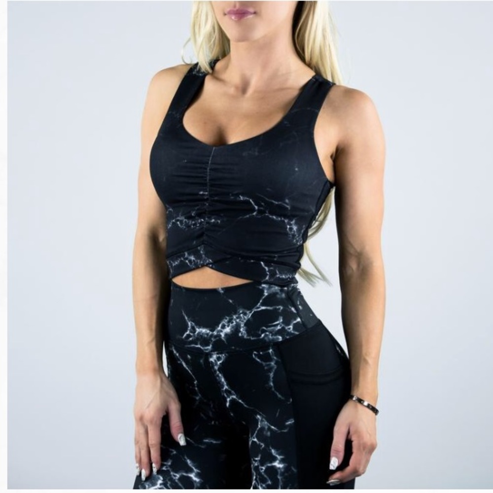 Buff bunny twist top NWT